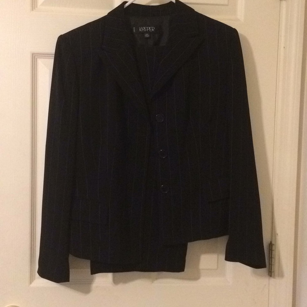 Pants suit